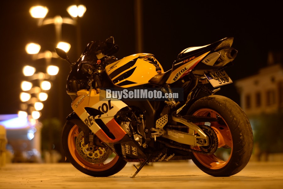2005 Honda cbr1000rr repsol replica