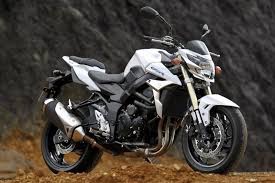 SUZUKI GSR 750 2012 AVAILABLE