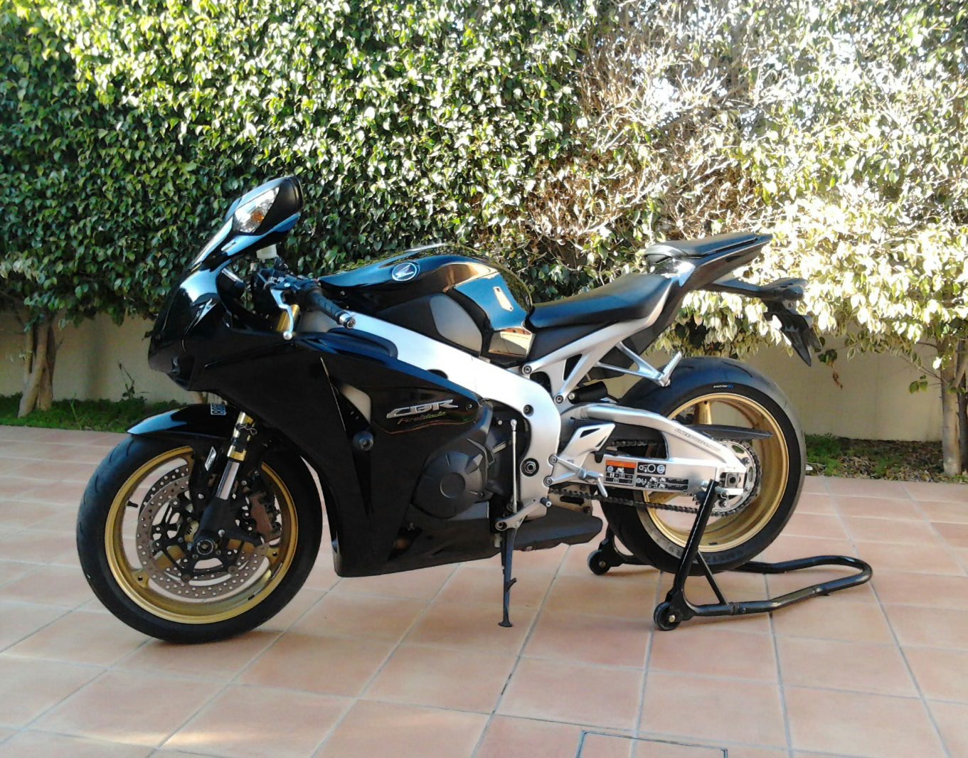 HONDA CBR 1000RR FIREBLADE 2010 MODEL RACE ABS 17242GR