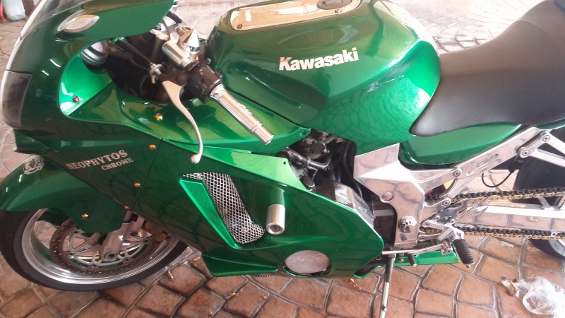 Kawasaki Ninja  ZX12R 