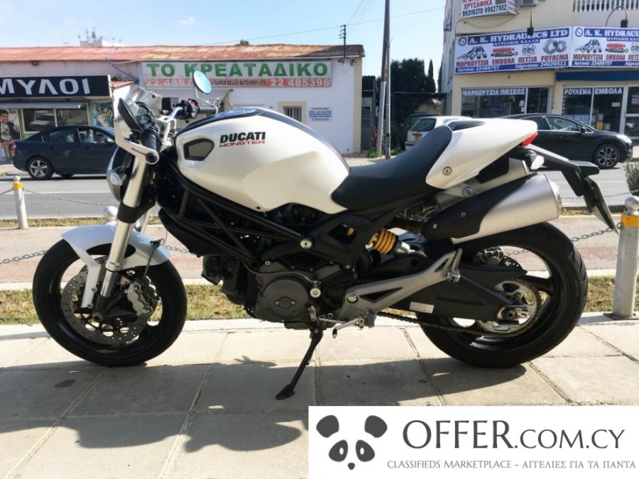 Motorcycles Monster 696 Bianca 2011 Ducati Monster 696 [#17757EN