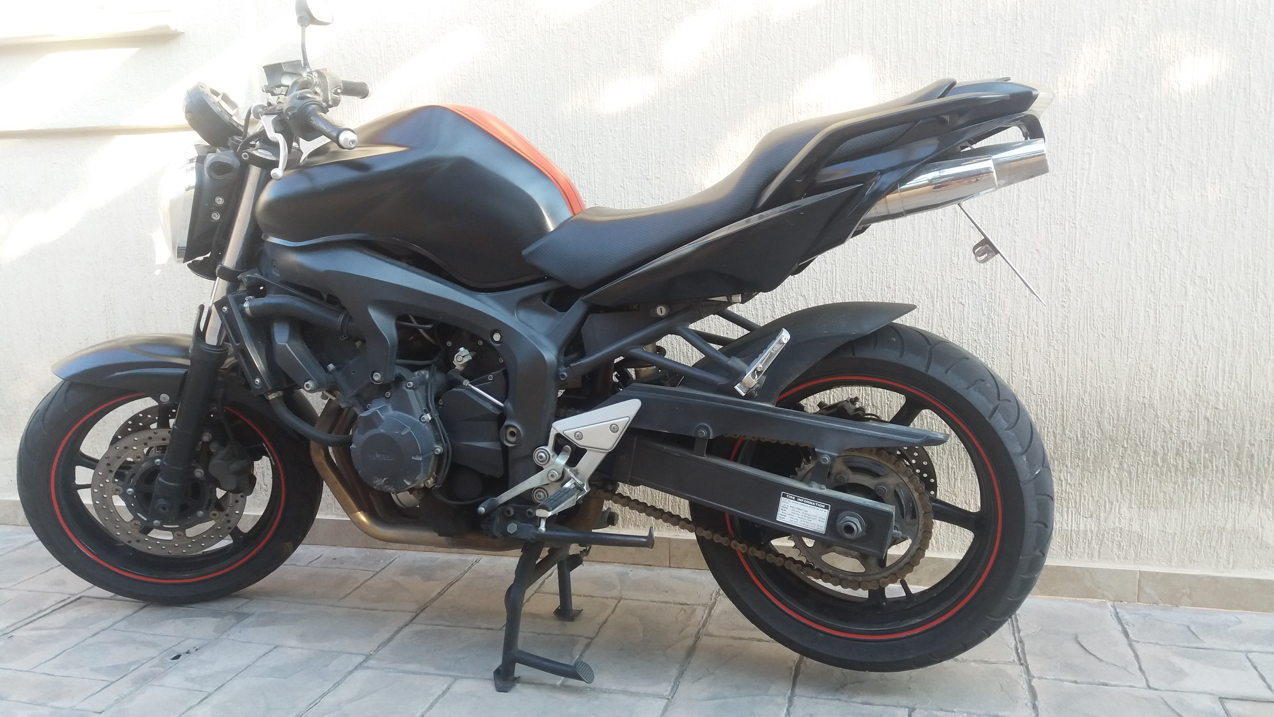 YAMAHA FZ 600