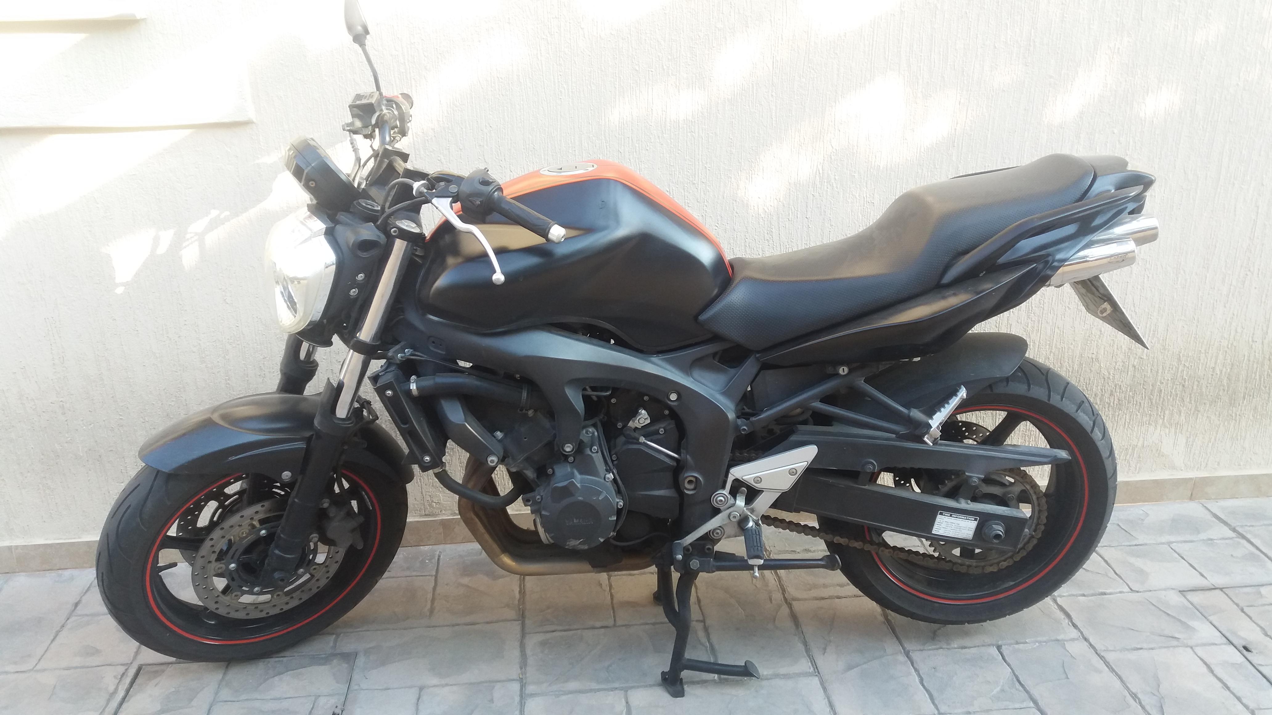 YAMAHA FZ 600