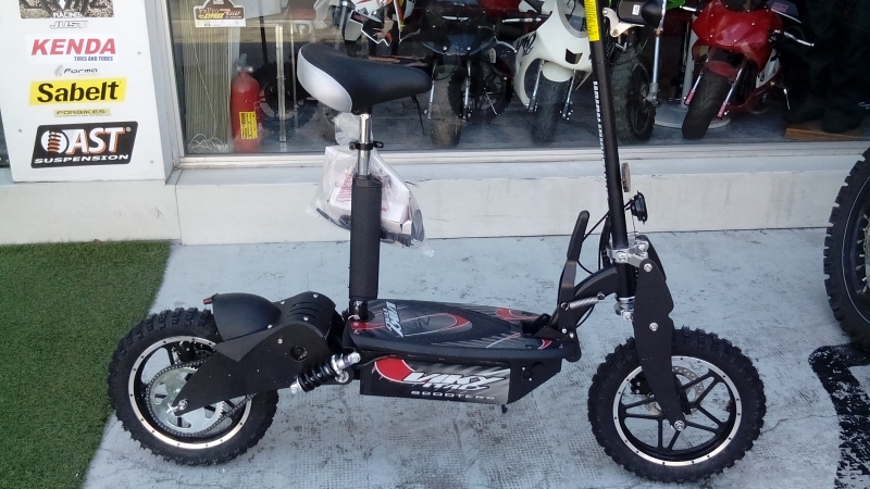 CROSS ELECTRIC SCOOTER