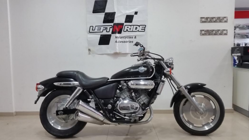 HONDA  VT MAGNA 250CC