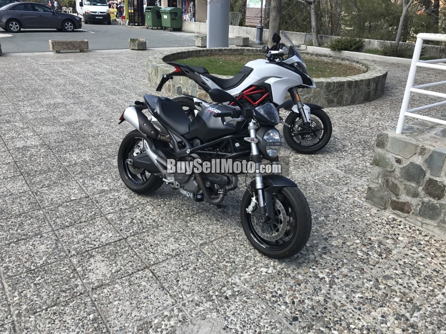 Ducati Monster 696 Dark ABS