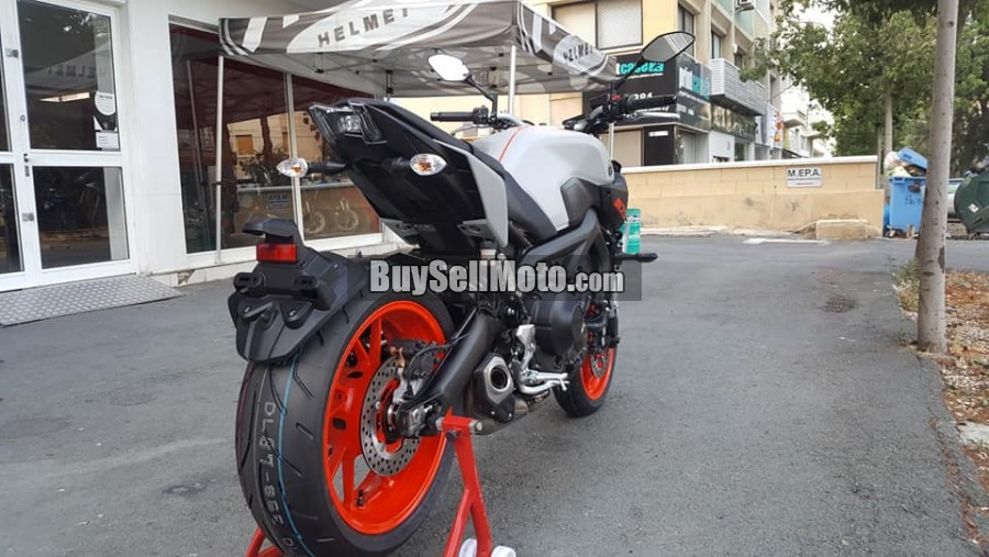 YAMAHA MT-09
