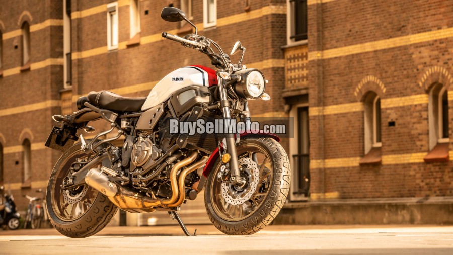 YAMAHA XSR 700