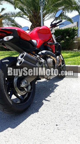 DUCATI Monster 821