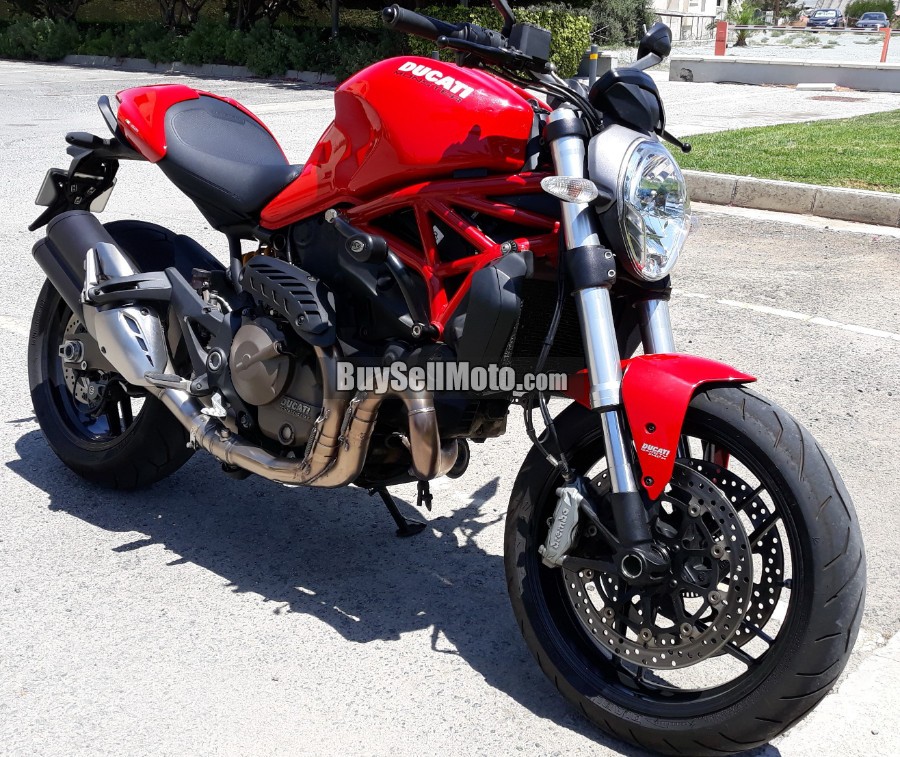 DUCATI Monster 821