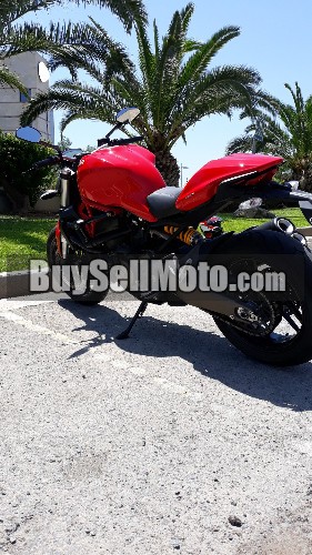 DUCATI Monster 821