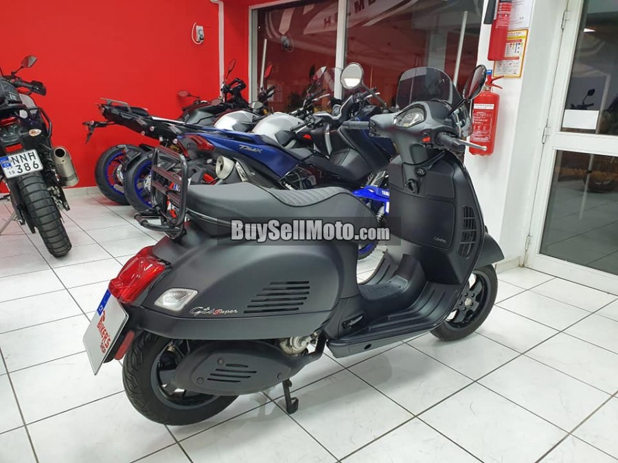Vespa GTS 300 SUPER NOTTE 2018