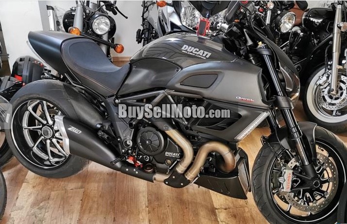 DUCATI DIAVEL 2011